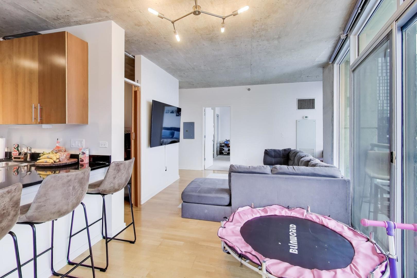 611 South Wells Street, Unit 2104 Chicago, IL 60607 - Photo 10 of 45