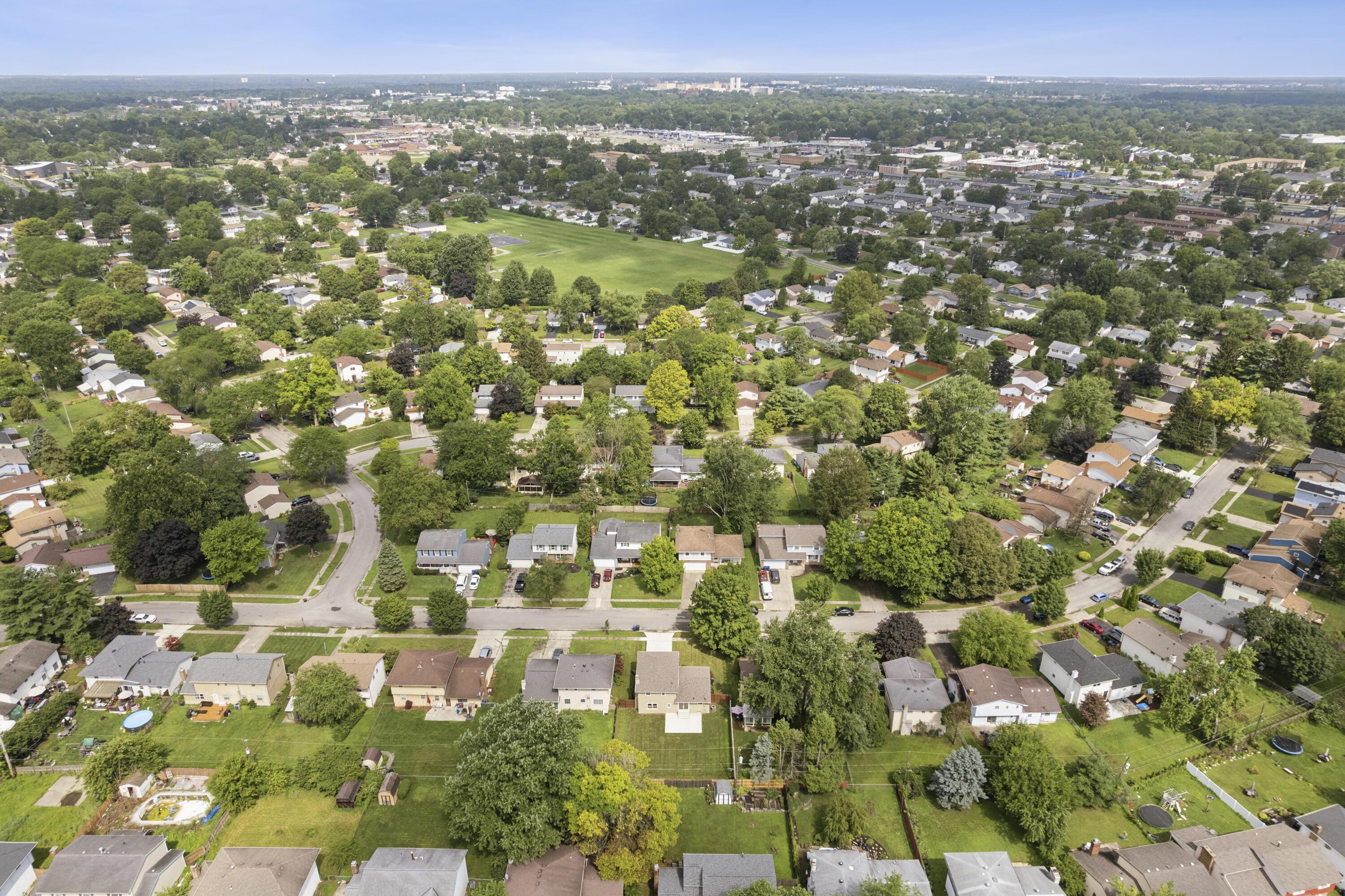 5440 Aspen Road Columbus, OH 43229 - Photo 52 of 52 Drone