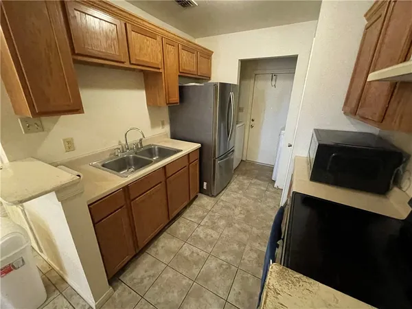 $1,100 | 2109 Breezeway Circle, Ingleside, TX 78362