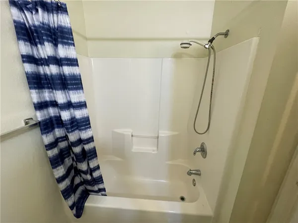 $1,100 | 2109 Breezeway Circle, Ingleside, TX 78362