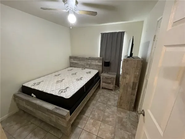 $1,100 | 2109 Breezeway Circle, Ingleside, TX 78362