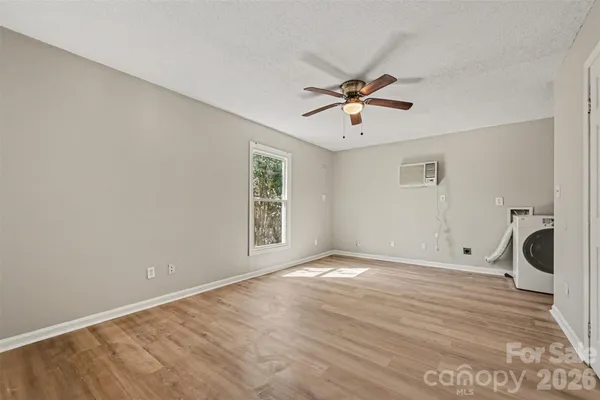 a view of a livingroom with a workspace
