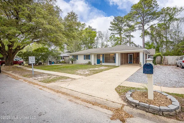 $350,000 | 2808 Lawnwood Drive, Ocean Springs, MS 39564