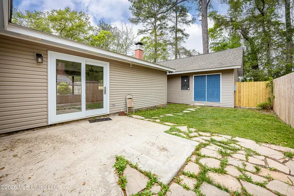 $350,000 | 2808 Lawnwood Drive, Ocean Springs, MS 39564