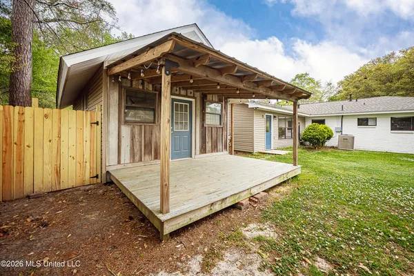 $350,000 | 2808 Lawnwood Drive, Ocean Springs, MS 39564