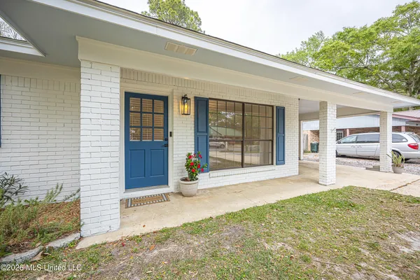 $350,000 | 2808 Lawnwood Drive, Ocean Springs, MS 39564