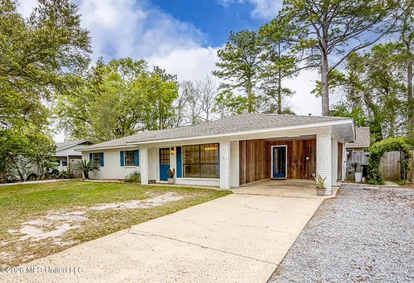 $350,000 | 2808 Lawnwood Drive, Ocean Springs, MS 39564