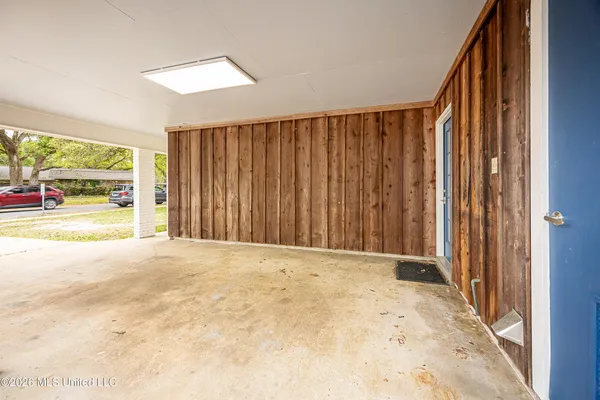 $350,000 | 2808 Lawnwood Drive, Ocean Springs, MS 39564