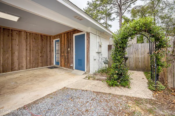 $350,000 | 2808 Lawnwood Drive, Ocean Springs, MS 39564