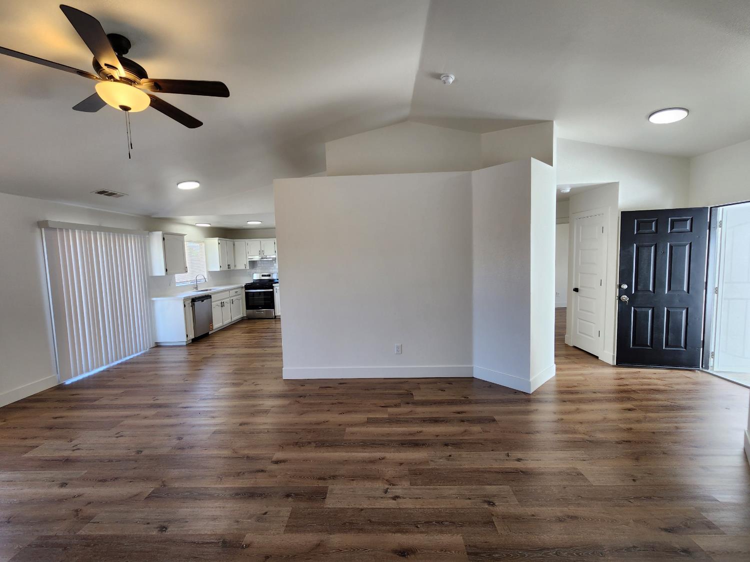 723 Dodderer Street Firebaugh, CA 93622 - Photo 6 of 11