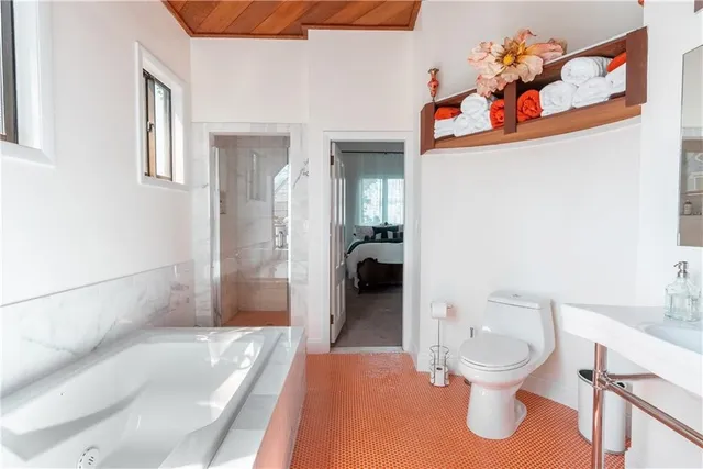 $4,000 | 4 Red Cross Avenue, Unit 1A, Newport, RI 02840