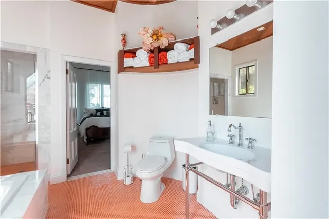 $4,000 | 4 Red Cross Avenue, Unit 1A, Newport, RI 02840