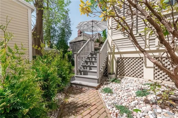 $4,250 | 4 Red Cross Avenue, Unit 1A, Newport, RI 02840