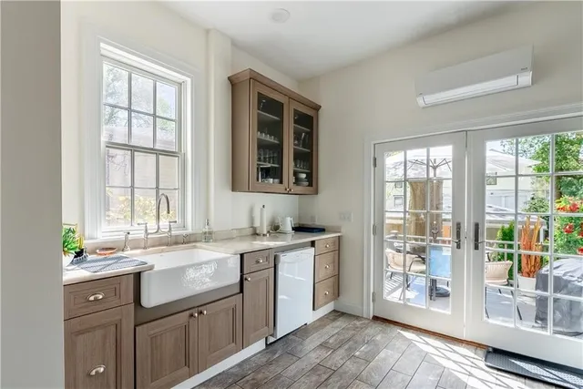 $4,000 | 4 Red Cross Avenue, Unit 1A, Newport, RI 02840