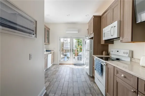 $4,250 | 4 Red Cross Avenue, Unit 1A, Newport, RI 02840