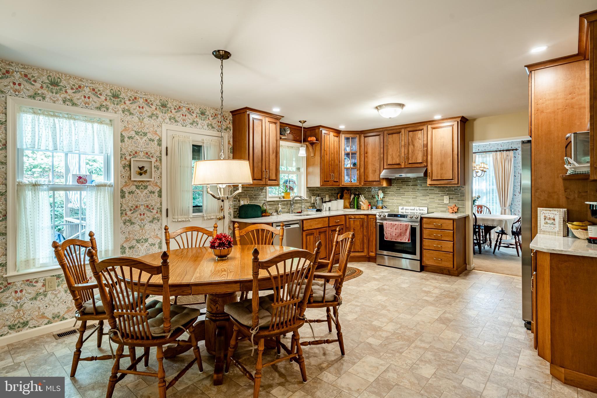 1123 Pepper Ridge Drive Reading, PA 19606 - Photo 11 of 44 dining nook