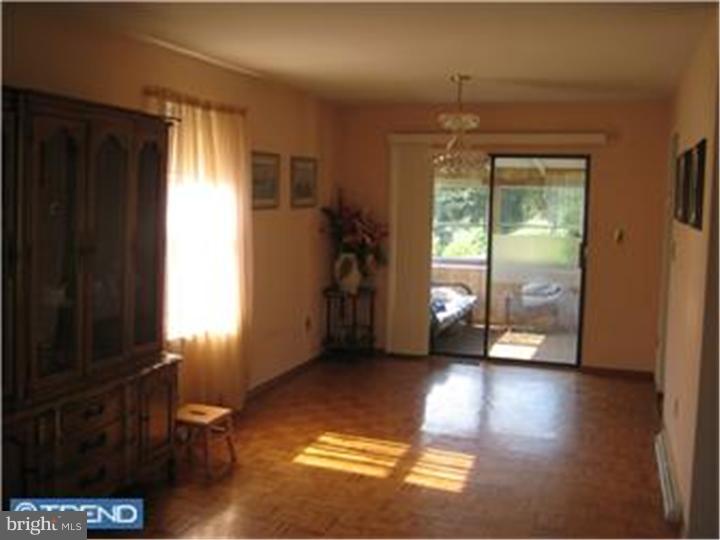 4739 Farming Ridge Boulevard Reading, PA 19606 - Photo 3 of 5 Dining Room