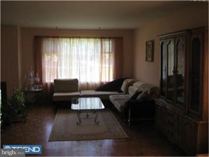4739 Farming Ridge Boulevard Reading, PA 19606 - Photo 4 of 5 Family Room