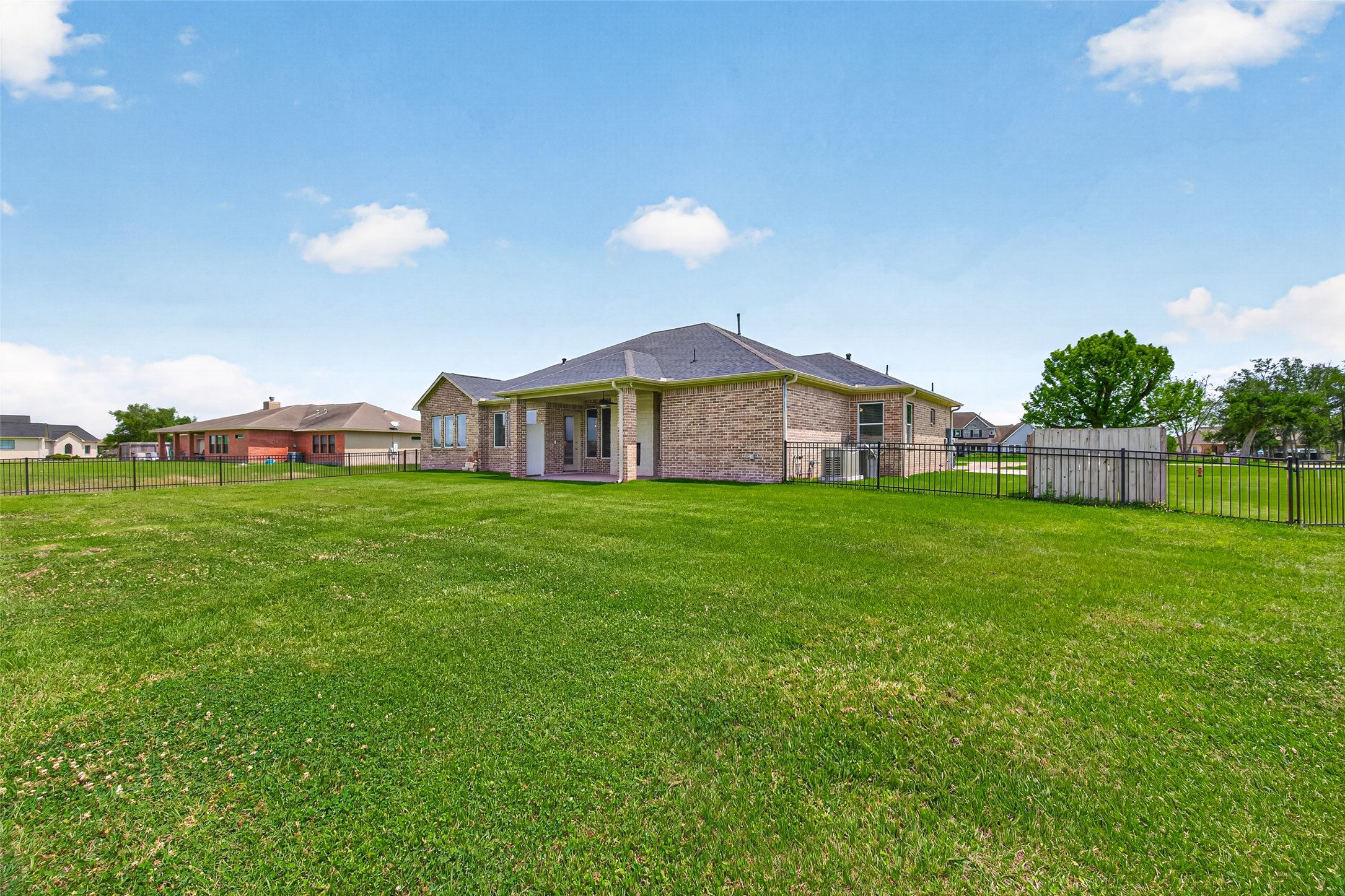 803 Lily Lane Rosharon, TX 77583 - Photo 33 of 36 Back of Home