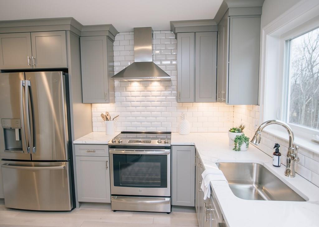 4 South Ridge Circle Salem, MA 01970 - Photo 7 of 34 Gallery Image 7