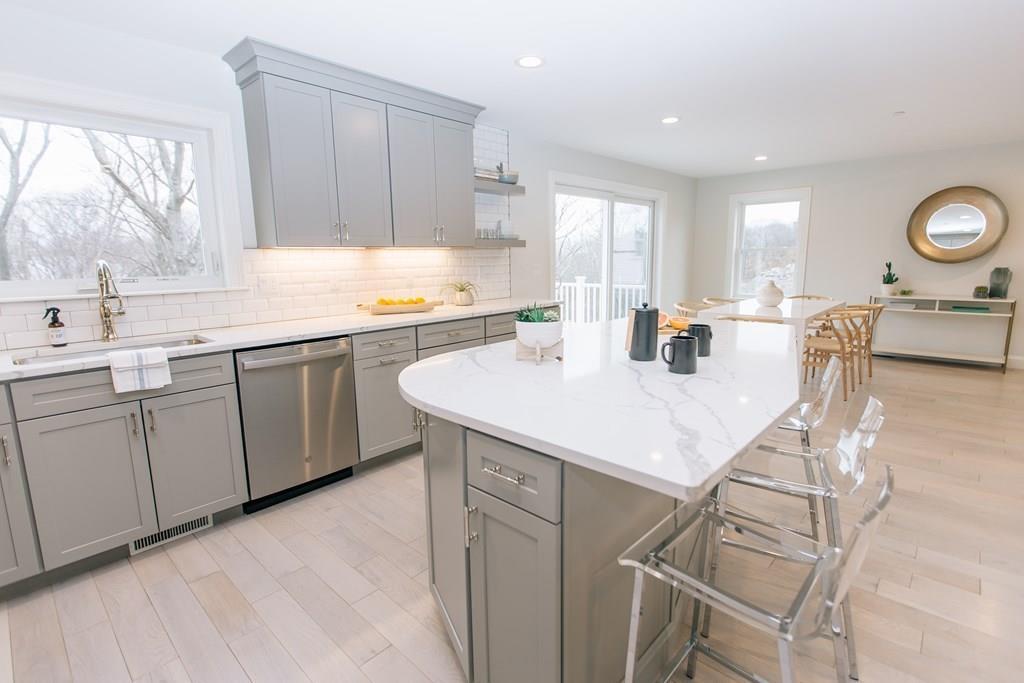 4 South Ridge Circle Salem, MA 01970 - Photo 8 of 34 Gallery Image 8