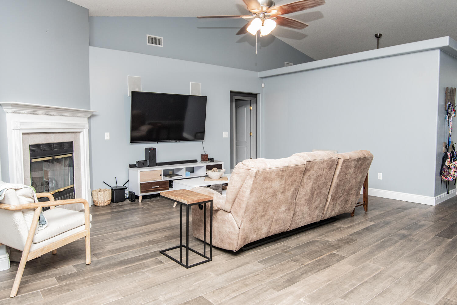 530 Vulpes Sanctuary Loop Crestview, FL 32536 - Photo 5 of 31 a living room with furniture and a flat screen tv