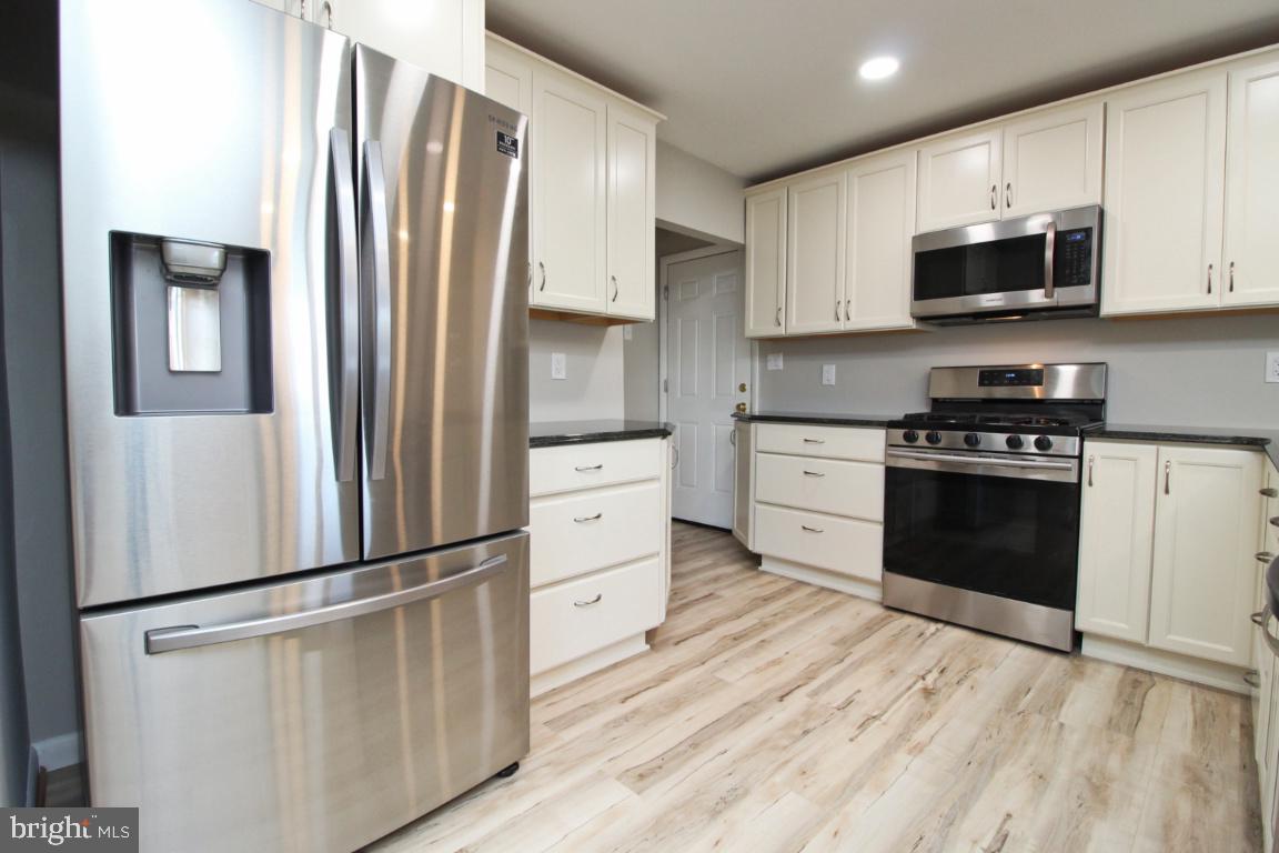 808 Lynvue Road Linthicum Heights, MD 21090 - Photo 9 of 30 Gallery Image 9