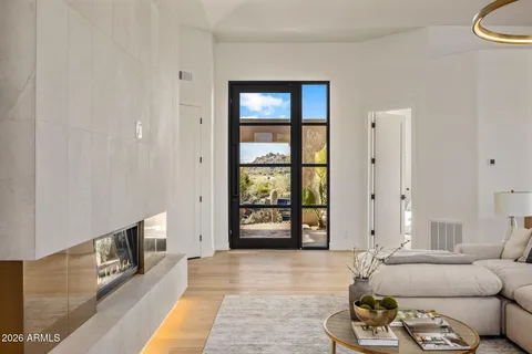 $1,825,000 | 10874 East Dale Lane, Scottsdale, AZ 85262