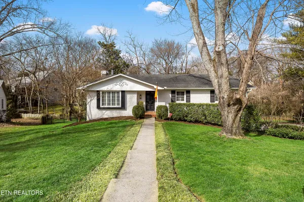 $979,900 | 1201 Park Glen Road Southwest, Knoxville, TN 37919