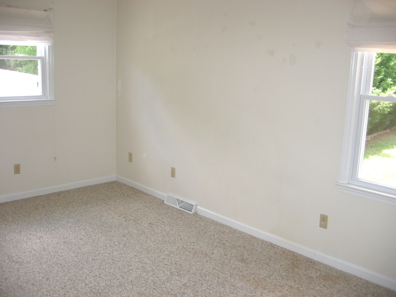 2428 Meadowbrook Road Northwest Roanoke, VA 24017 - Photo 6 of 14 Master Bedroom