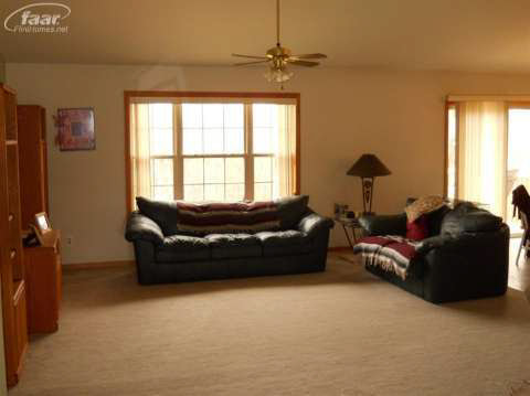 13518 Torrey Road Fenton, MI 48430 - Photo 4 of 15 20396556-3.JPG