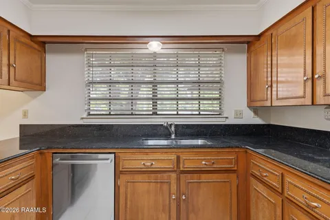 $282,000 | 1102 Broadmoor Boulevard, Lafayette, LA 70503