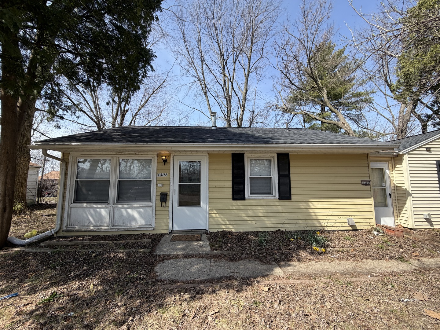 1307 Hedge Road Champaign, IL 61821 - Photo 3 of 30 Gallery Image 3