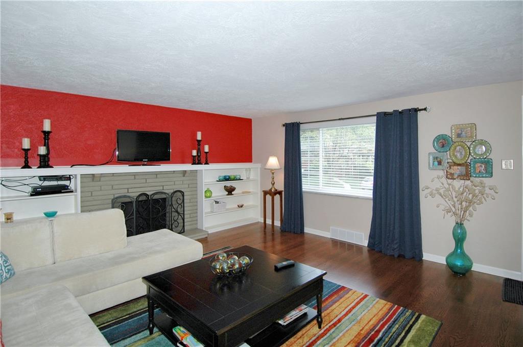 508 Sleepy Hollow Road Pittsburgh, PA 15228 - Photo 3 of 25 Living Room - Pretty picture window.