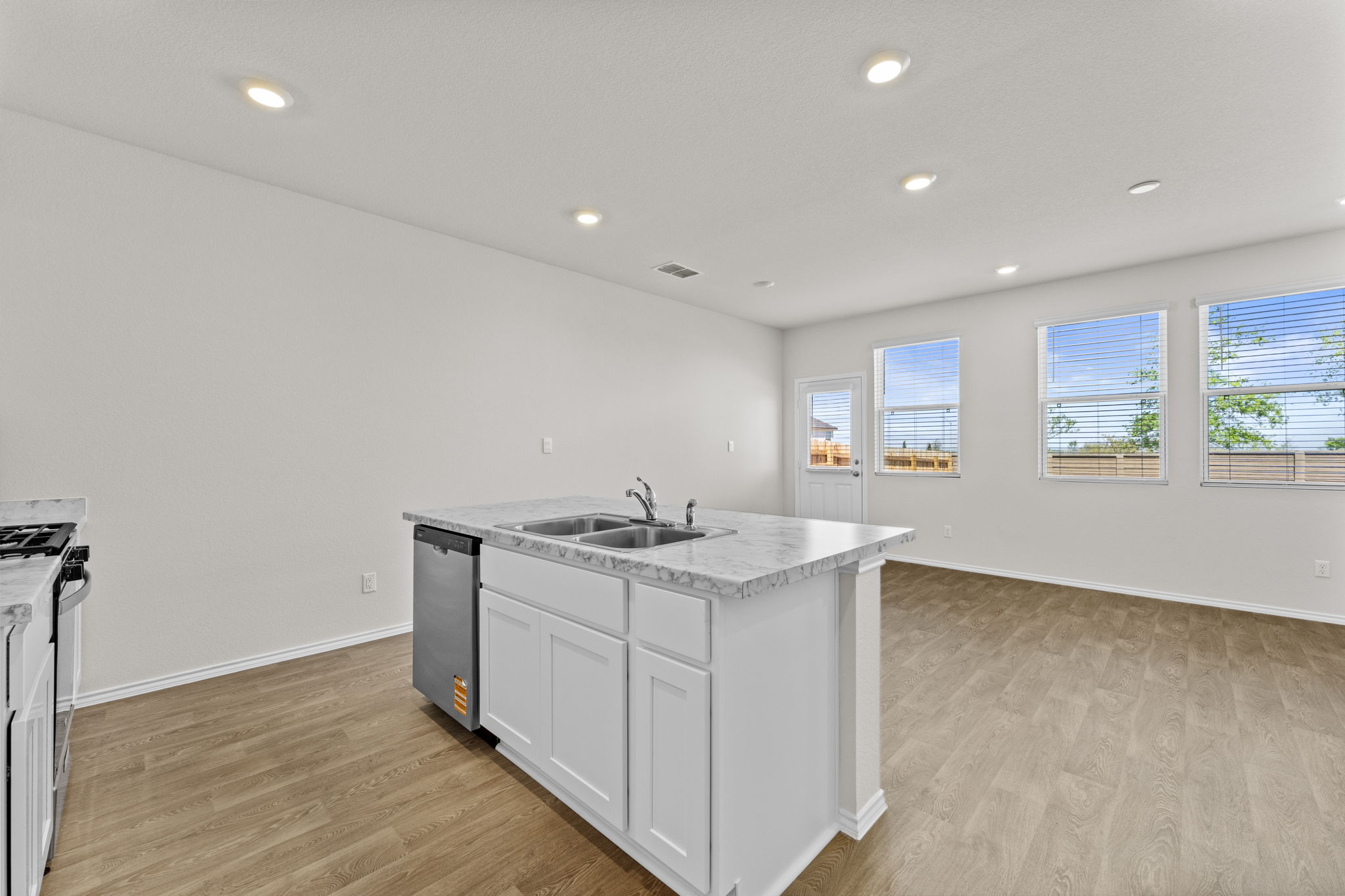 129 Varner Way Lockhart, TX 78644 - Photo 3 of 21