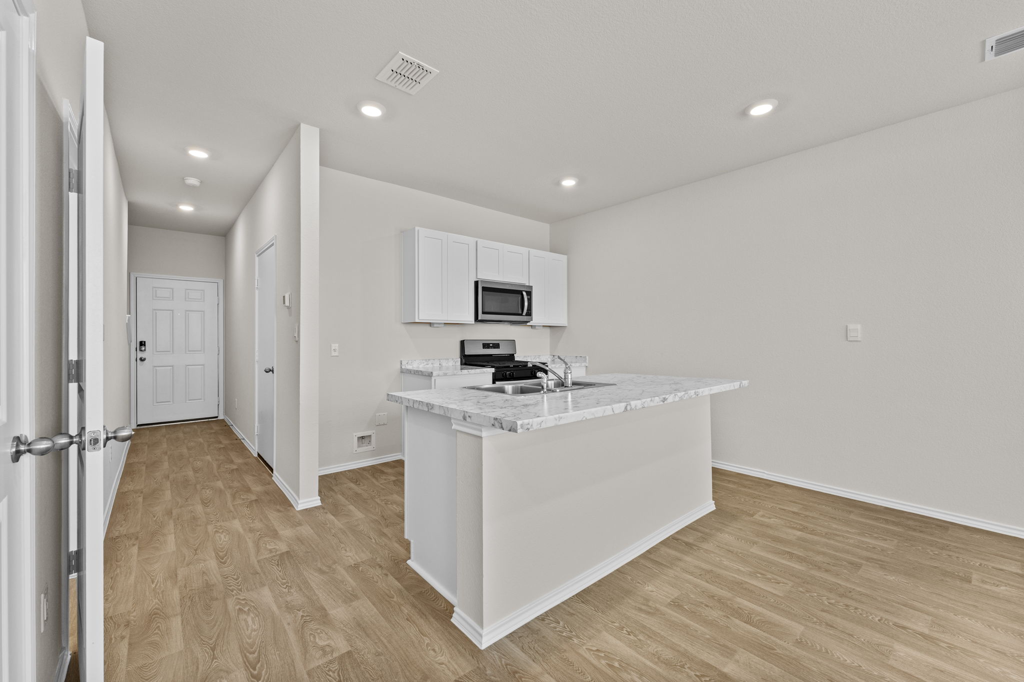 129 Varner Way Lockhart, TX 78644 - Photo 4 of 21