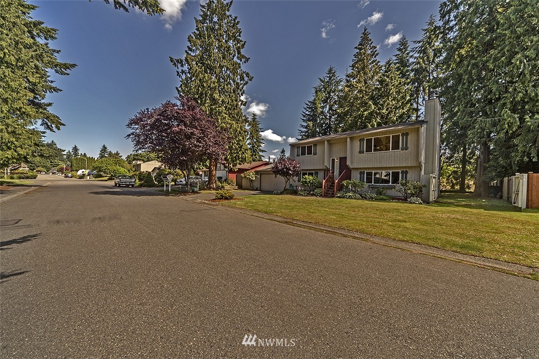 2120 169th Place Southeast Bothell, WA 98012 - Photo 2 of 18