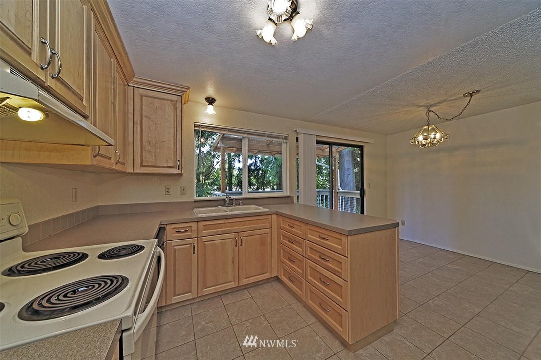 2120 169th Place Southeast Bothell, WA 98012 - Photo 6 of 18