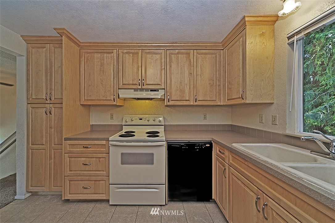 2120 169th Place Southeast Bothell, WA 98012 - Photo 7 of 18