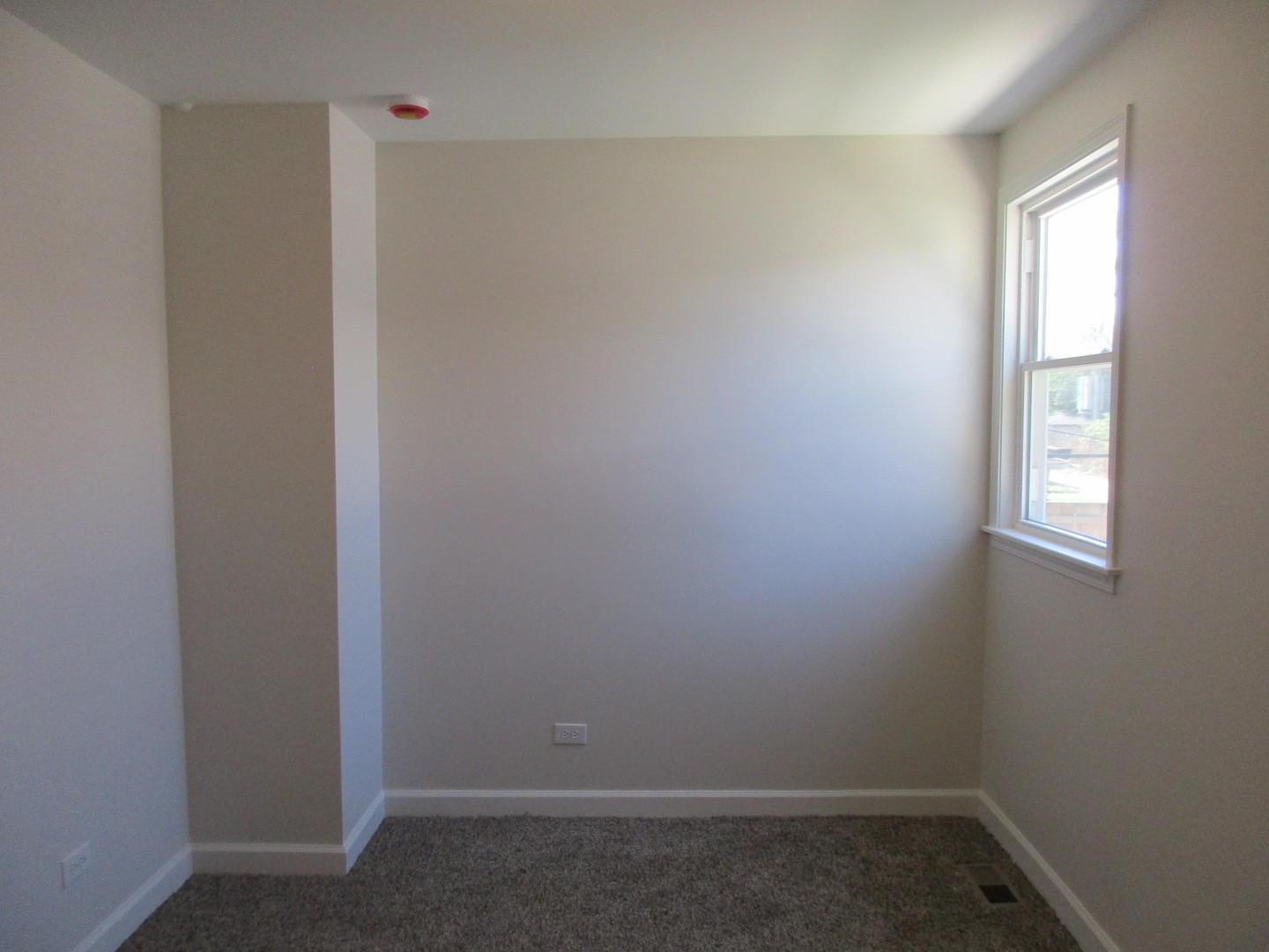 1134 West 104th Street Chicago, IL 60643 - Photo 22 of 53 an empty room with windows