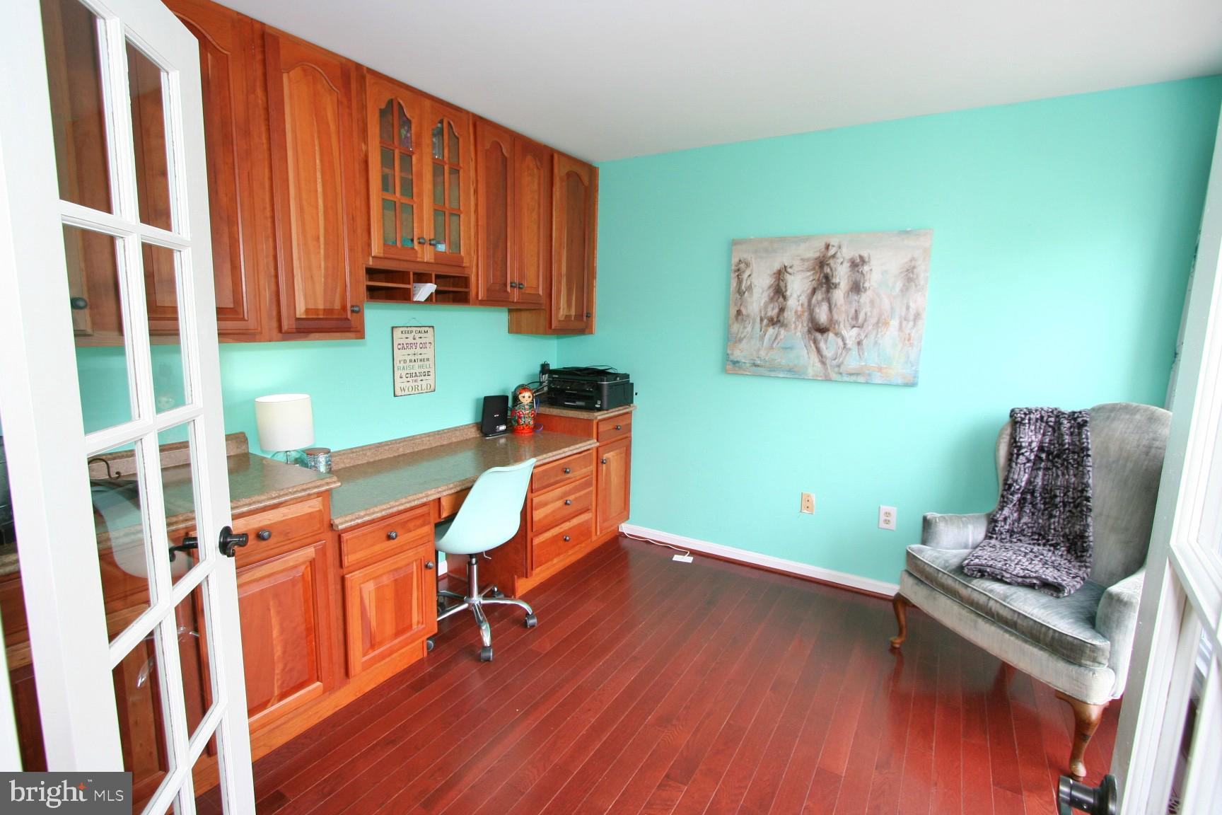 8025 Rocky Run Road Gainesville, VA 20155 - Photo 6 of 40 Nice custom built in cabinets with hardwood floors