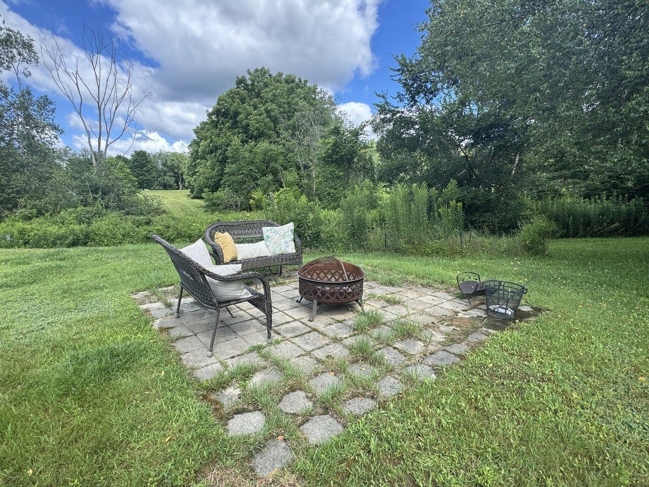 49 Morgan Road Jericho, VT 05465 - Photo 4 of 36