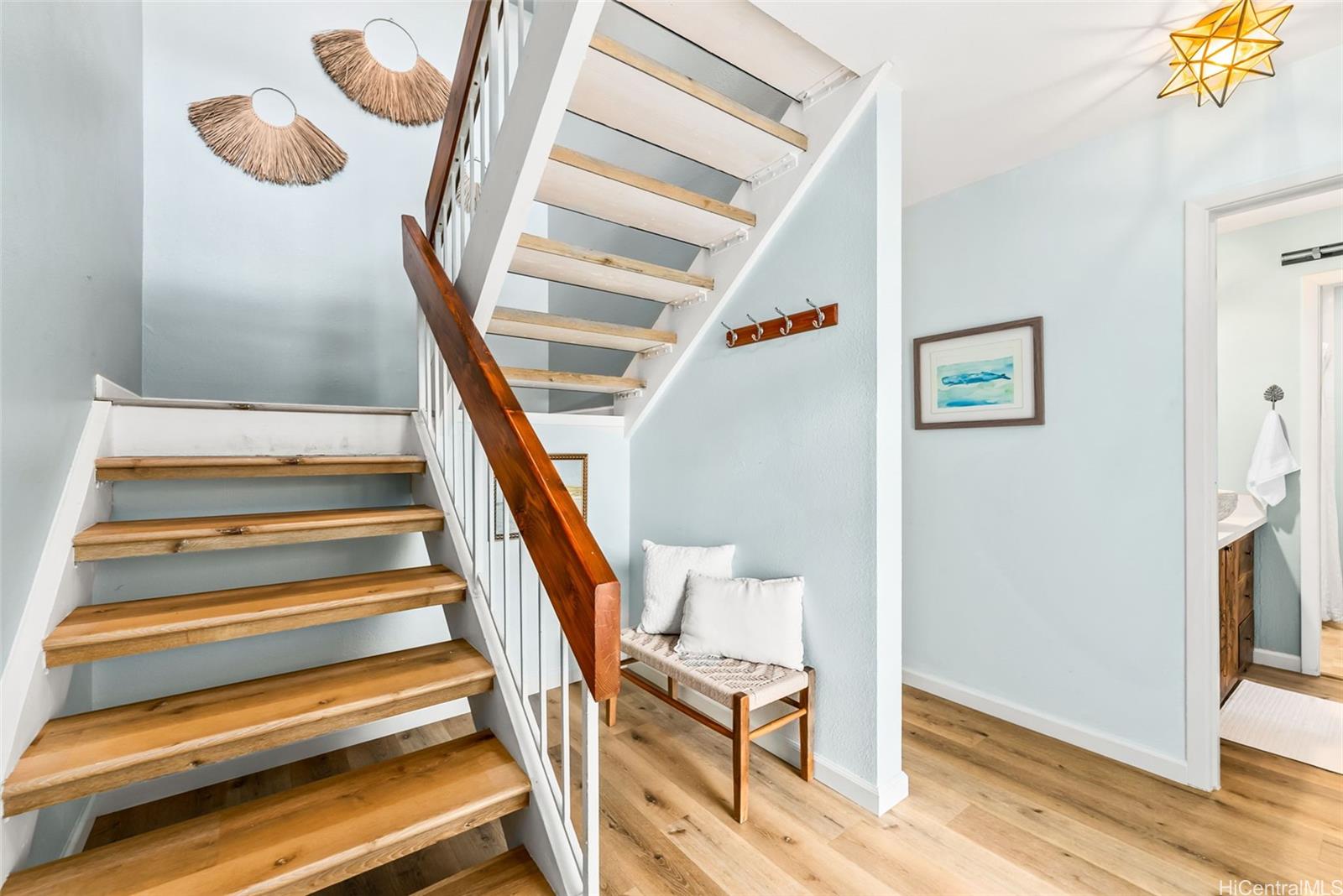 45-995 Wailele Road, Unit 55 Kaneohe, HI 96744 - Photo 9 of 24 a view of entryway