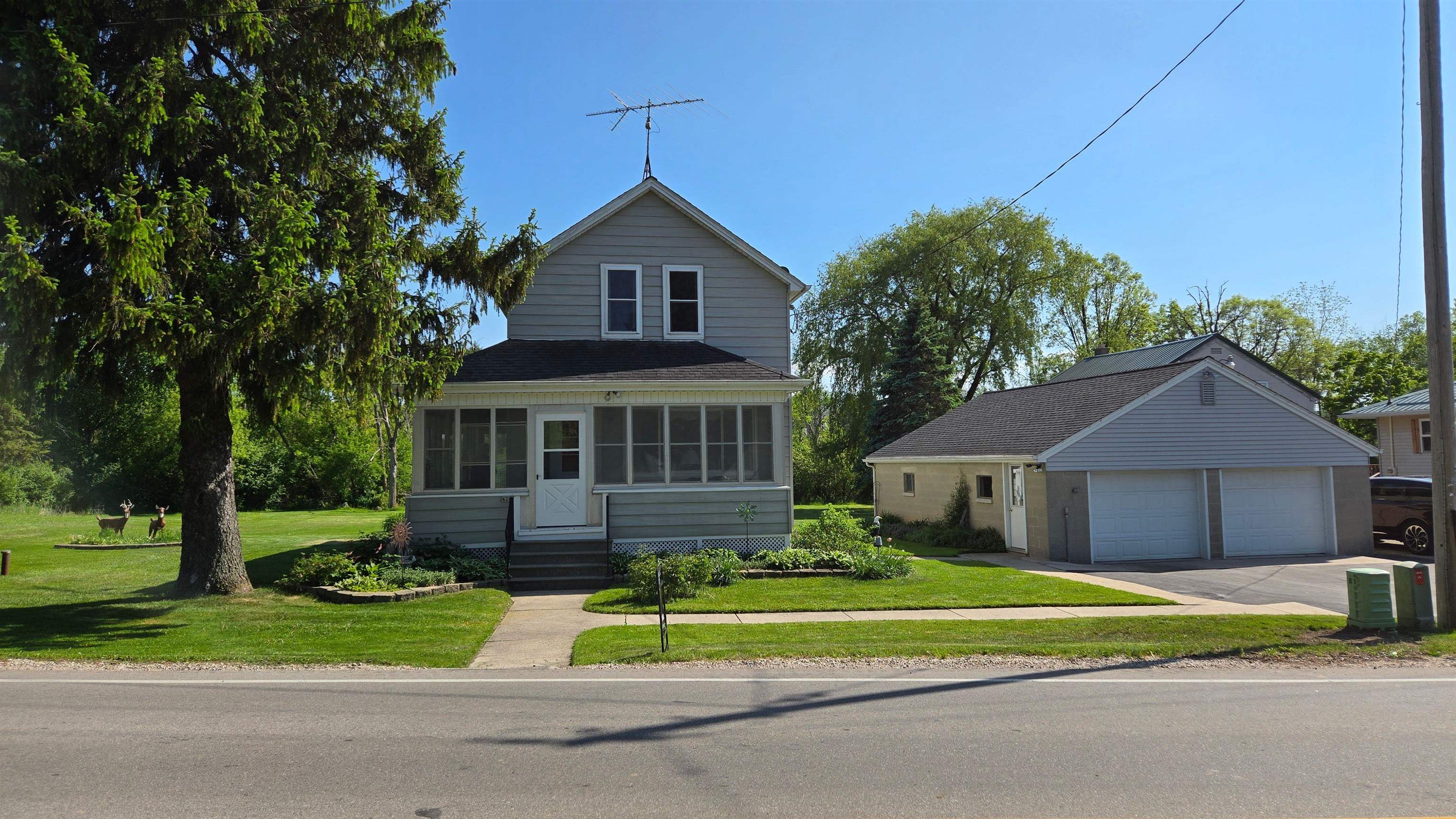 W420 County Rd F Campbellsport, WI 53010 - Photo 1 of 46