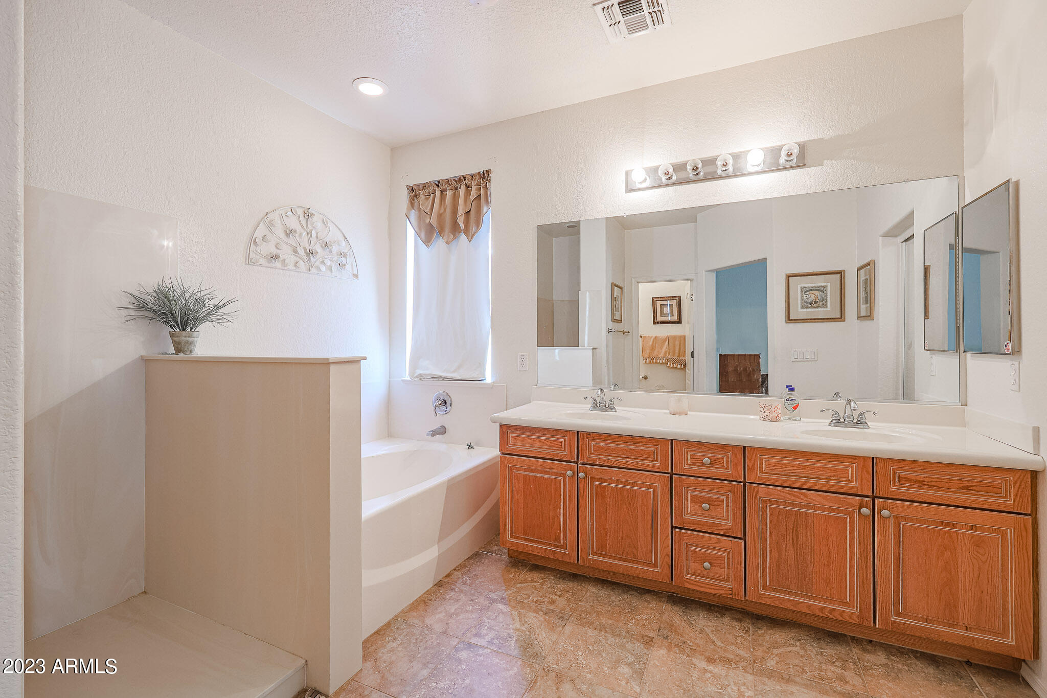 2126 West Carson Road Phoenix, AZ 85041 - Photo 11 of 14 B (24)