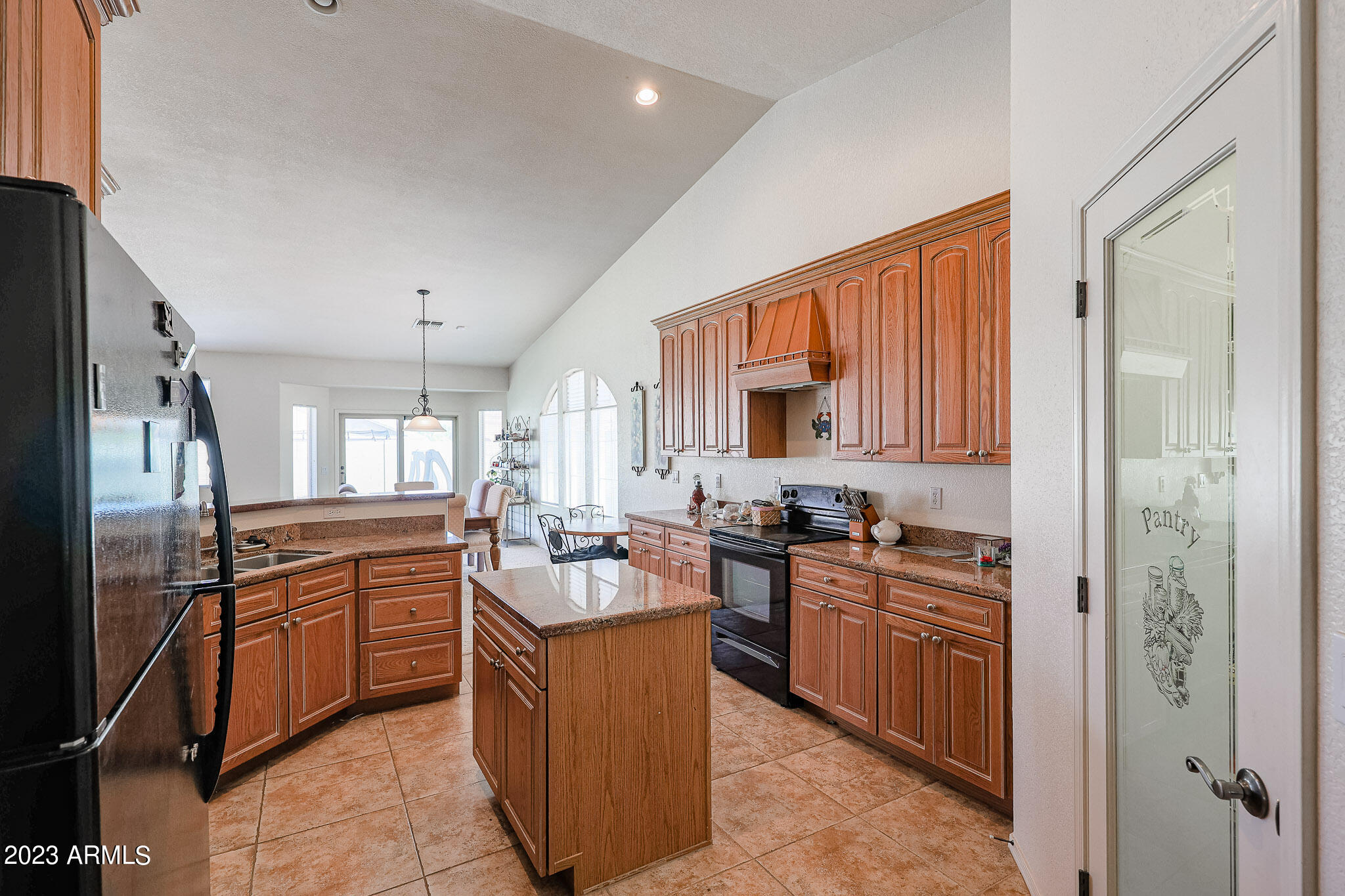 2126 West Carson Road Phoenix, AZ 85041 - Photo 3 of 14 B (3)