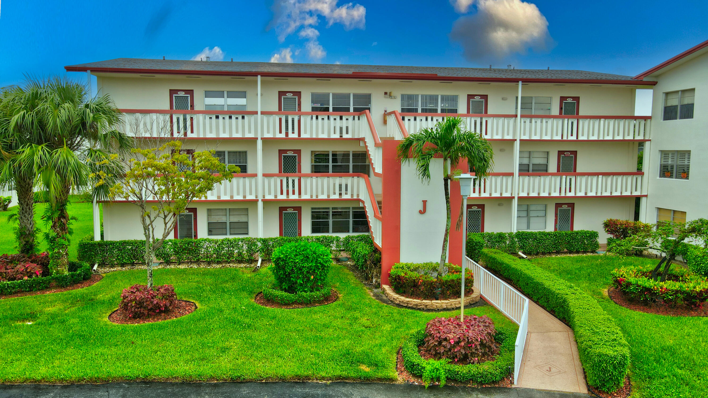 409 Brighton J Boca Raton, FL 33434 - Photo 1 of 10 Front View