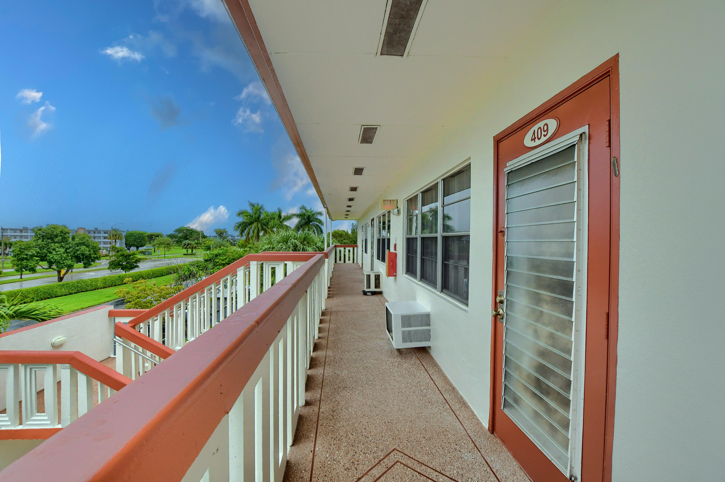 409 Brighton J Boca Raton, FL 33434 - Photo 3 of 10 Front Door