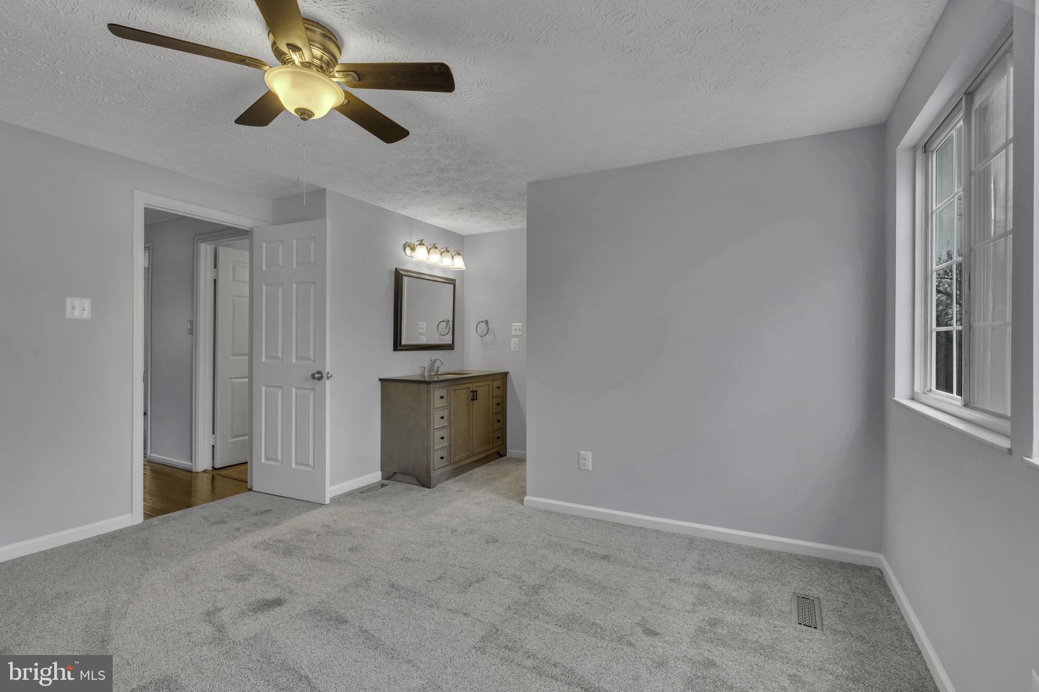 7578 Aspenpark Road Lorton, VA 22079 - Photo 18 of 34 Gallery Image 18