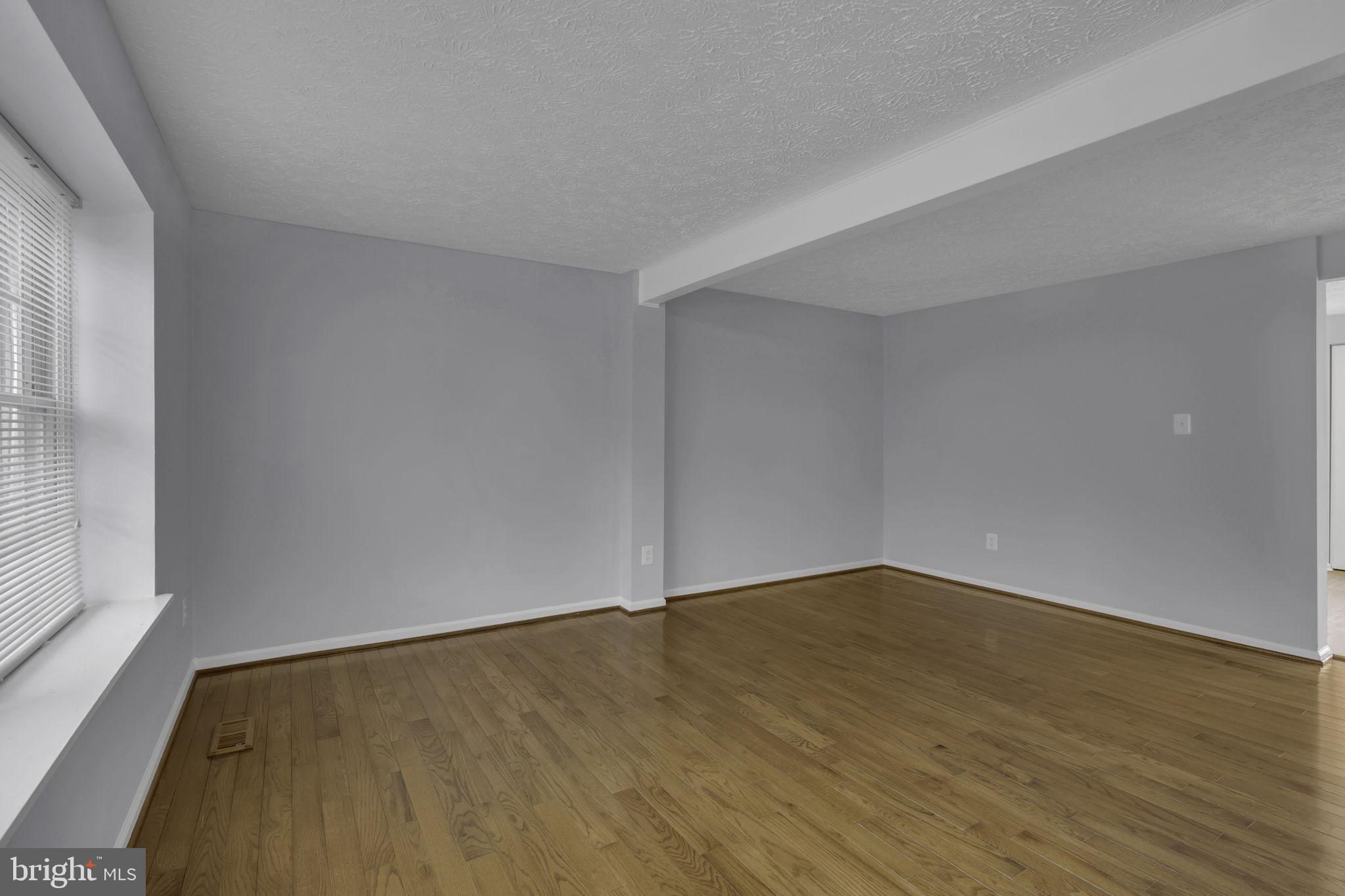 7578 Aspenpark Road Lorton, VA 22079 - Photo 3 of 34 Gallery Image 3